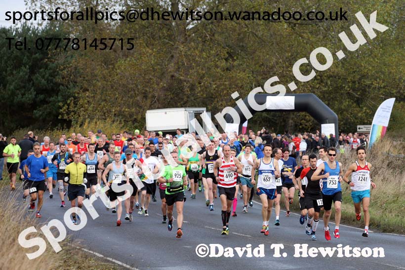Start of the Morpeth to Newcastle Marathon. Photo: David T. Hewitson/Sports for All Pics